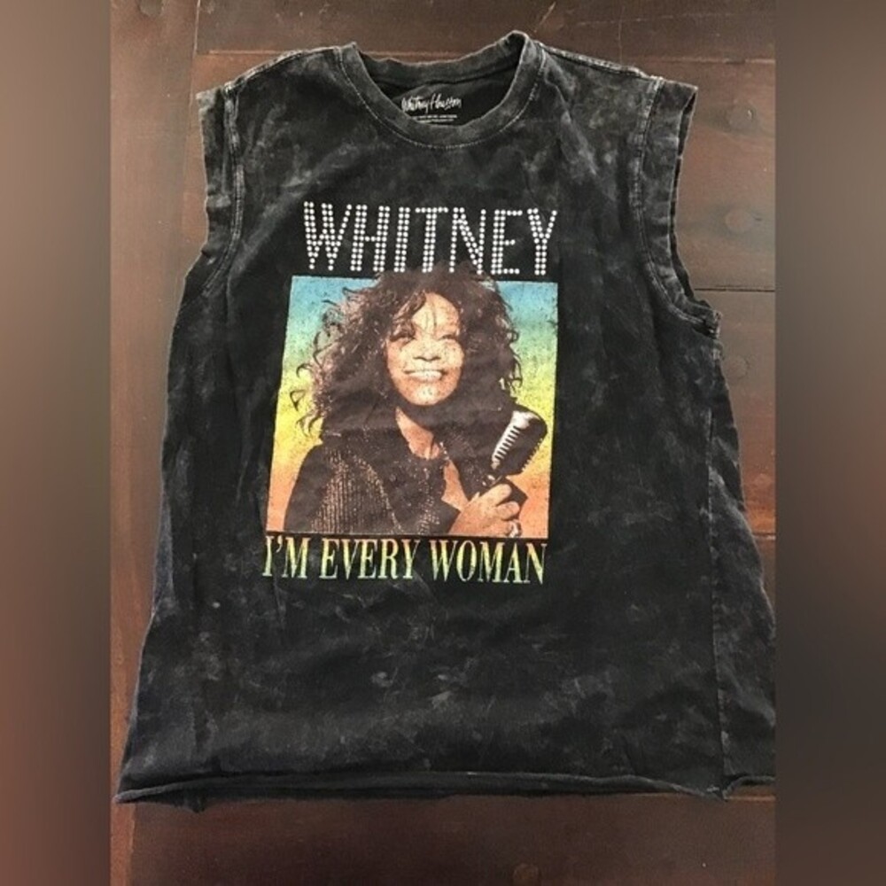 Whitney Huston Graphic Tee Modern M